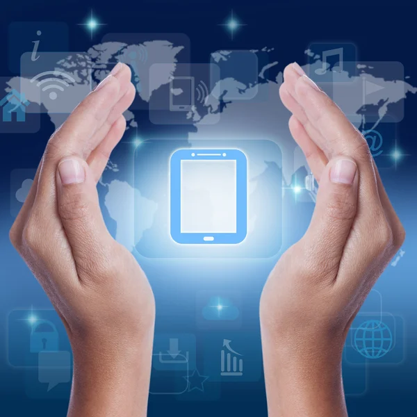 Hand tonen Tablet symbool op het scherm. bedrijfsconcept — Stockfoto