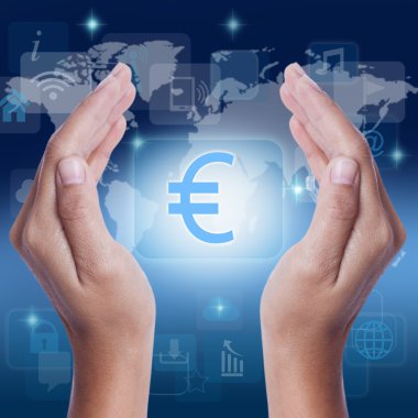 Euro simgesi ekranda gösteren el. iş kavramı