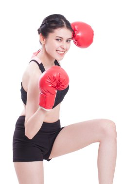 Fitness kadın kırmızı boks eldivenli