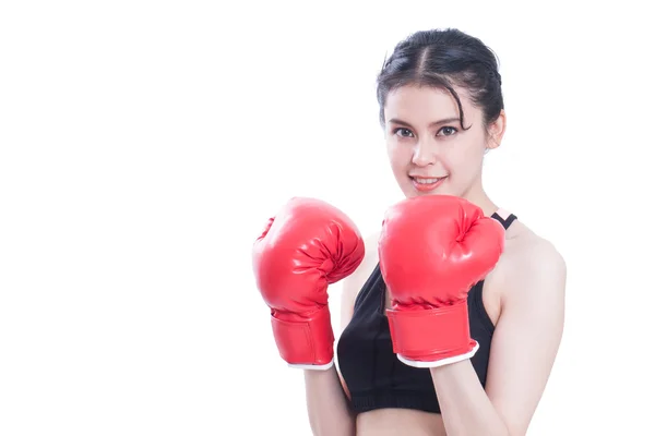 Mulher fitness com as luvas de boxe vermelho — Fotografia de Stock