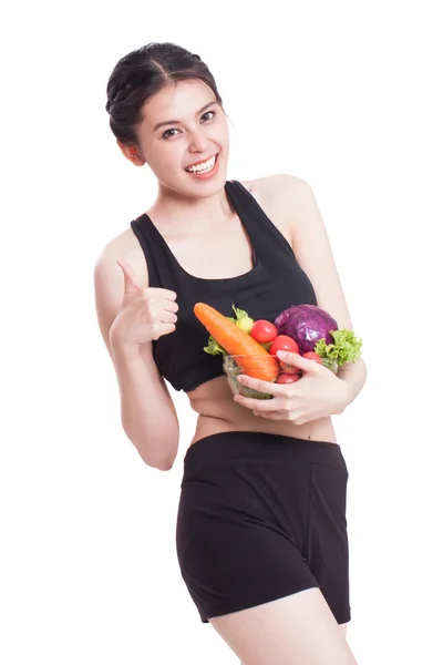 健康饮食，快乐的年轻女人，与蔬菜和显示图姆 — 图库照片
