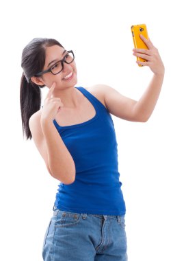 genç kadın selfie stüdyoda çekim