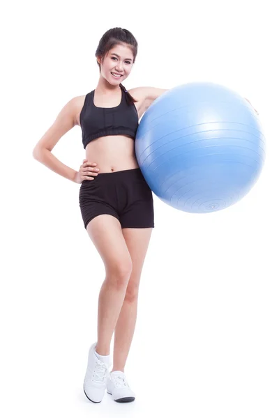 Frauentraining mit Gymnastikball — Stockfoto