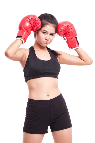 Mulher fitness vestindo luvas de boxe — Fotografia de Stock