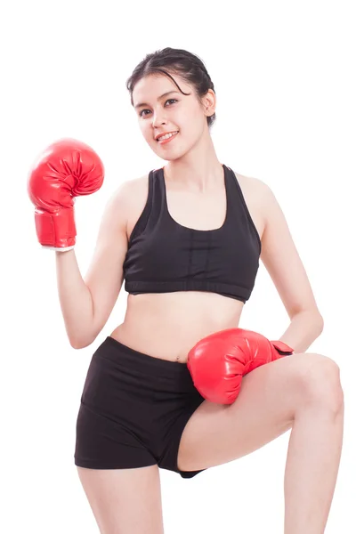 Mujer fitness usando guantes de boxeo —  Fotos de Stock