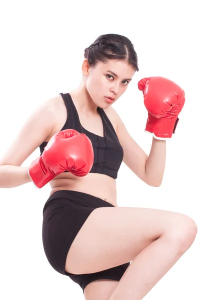 Mujer fitness usando guantes de boxeo —  Fotos de Stock