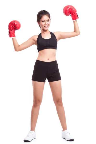 Mulher fitness vestindo luvas de boxe — Fotografia de Stock