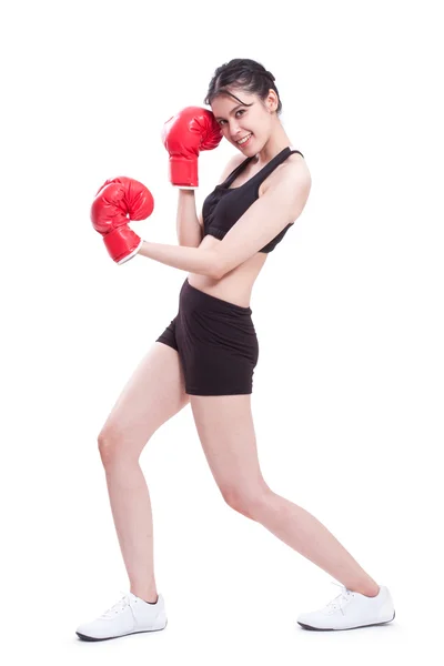 Mulher fitness vestindo luvas de boxe — Fotografia de Stock