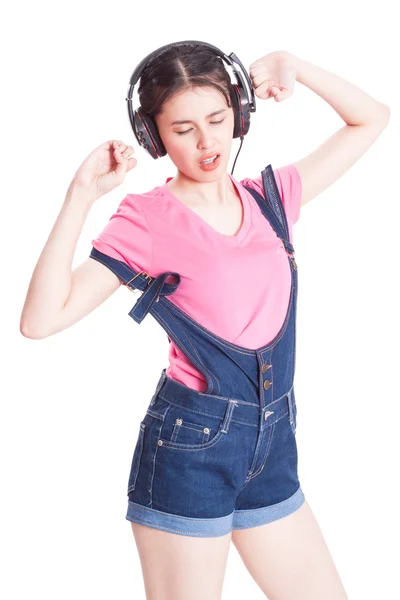 Genç kadın müzik dinleme — Stok fotoğraf