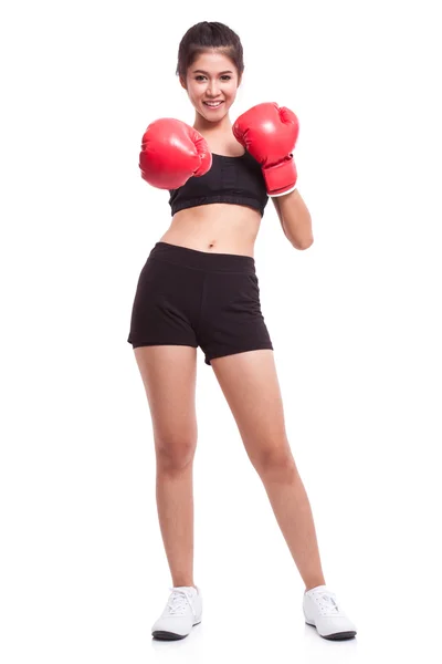 Mujer fitness usando guantes de boxeo —  Fotos de Stock