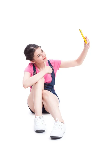 Girl taking selfie with smartphone — Stock Photo, Image