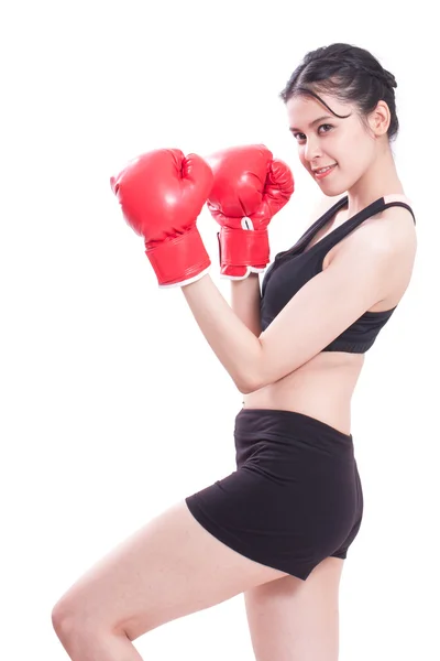 Mujer fitness usando guantes de boxeo — Foto de Stock