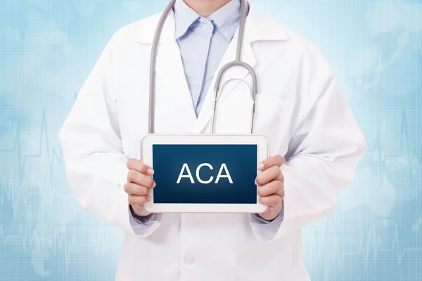 Médico con signo de ACA — Foto de Stock