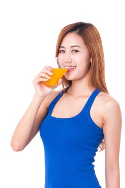 Portakal suyu içen kadın