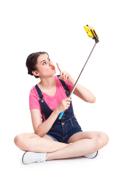 Young girl taking selfie — Stock Photo, Image