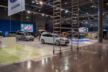 Çek Cumhuriyeti 'nin Brno kentinde uluslararası bir araba sergisinin hazırlık ve hazırlıkları