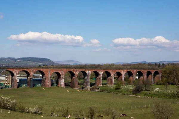 Arcos Whalley Viaducto Del Tren Ladrillo Rojo Valle Del Ribble — Foto de Stock