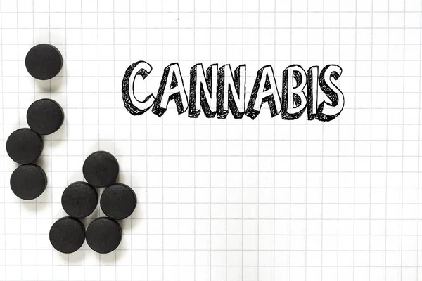 Das Wort Cannabis Wird Einem Käfig Von Hand Auf Papier — Stockfoto