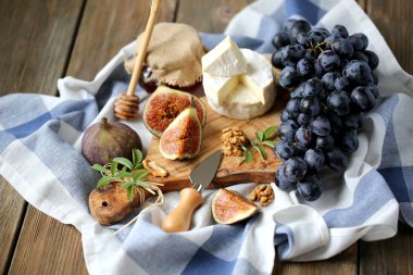 İncir - natürmort mavi üzüm