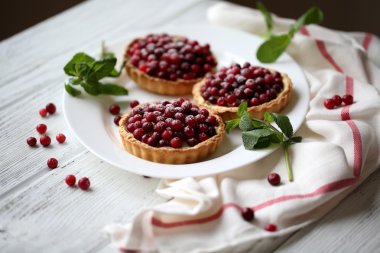 Tart kızılcık ve mascarpone peyniri