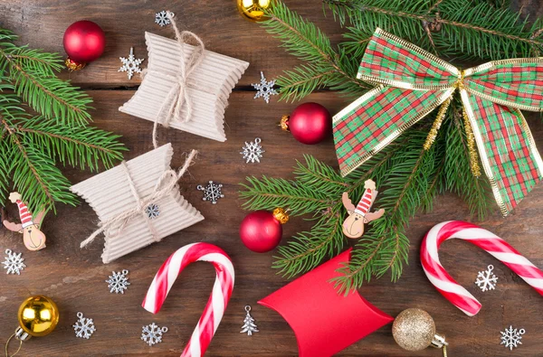 Christmas background. Handmade christmas gift boxes and festive — Stock Photo, Image