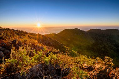 Doi Luang Chiang Dao 'nun doğduğu gün Chiang Mai, Tayland manzarası.