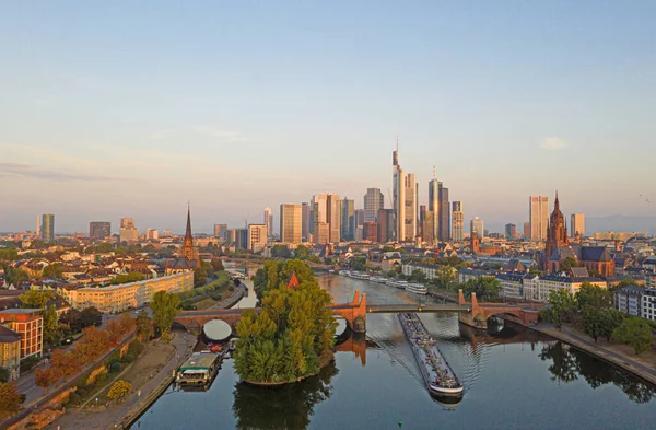 Luftaufnahme Der Frankfurter Skyline Und Des Main Bei Sonnenaufgang Mit — Stockfoto