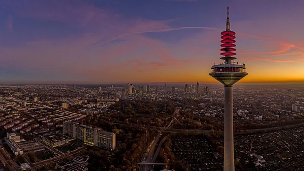 Drohnenbild Der Frankfurter Skyline Mit Fernsehturm Abend Bei Einem Farbenfrohen — Stockfoto