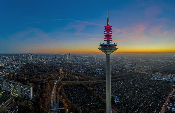 Drohnenbild Der Frankfurter Skyline Mit Fernsehturm Abend Bei Einem Farbenfrohen — Stockfoto