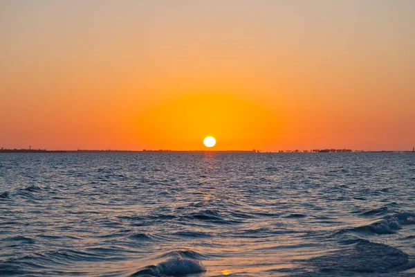 Pôr Sol Sobre Mar Com Praia Deserta Céu Limpo Flórida — Fotografia de Stock