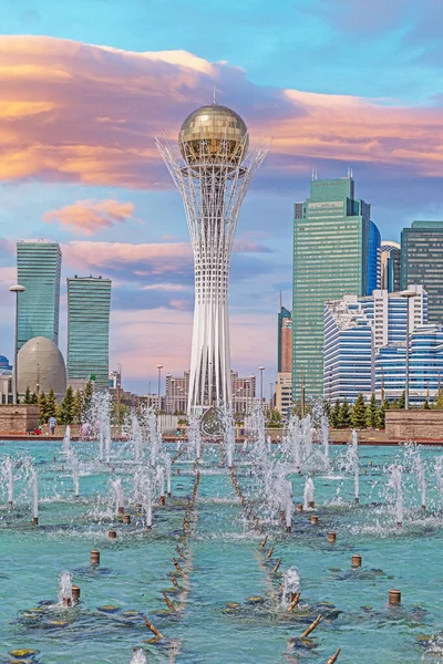 Kazakistan şehir merkezinin panoramik resmi Astana ve günümüz binaları