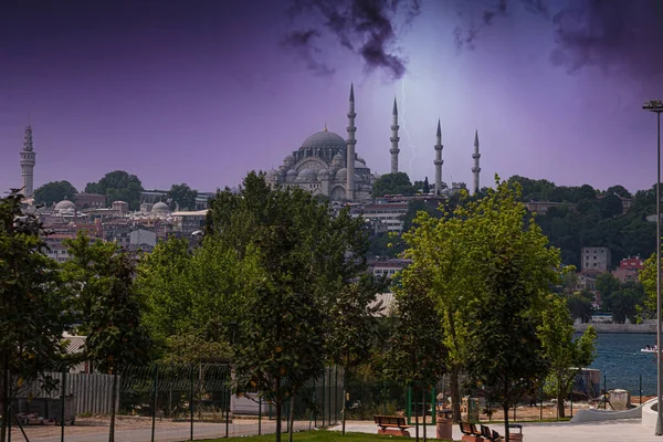 Знімок Мечеті Султана Ахмеда Стамбулі Під Час Майбутньої Грози Блискавкою — стокове фото