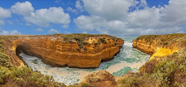 Panoramic view over them rugged cliffs along the Great Ocean Road in the South Australian state of Victoria near Melbourne — Stock Photo, Image