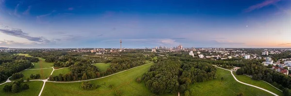 Drohnenpanorama Über Der Frankfurter Skyline Abendlicht Niddapark Sommer — Stockfoto