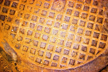 Bir tuğla ağacının sarı arkaplanının soyutlanması