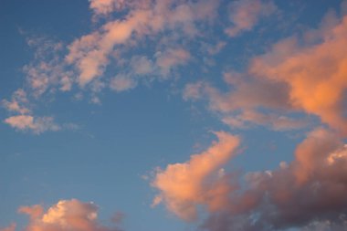 Gün batımında güzel gökyüzü