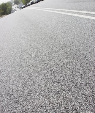 Asfalt yolu kapalı.