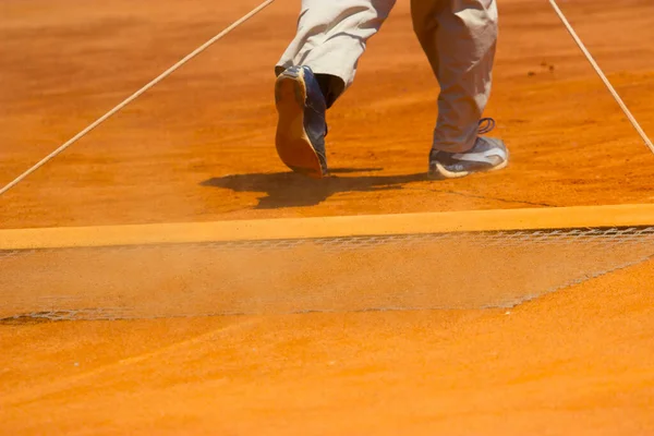 Vorbereitung Eines Tennisplatzes — Stockfoto