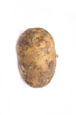 Patates sebzesi beyaz arkaplanda izole