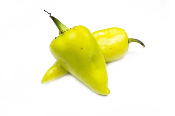 Dos Pimientos Amarillos Capsicum Sobre Fondo Blanco —  Fotos de Stock