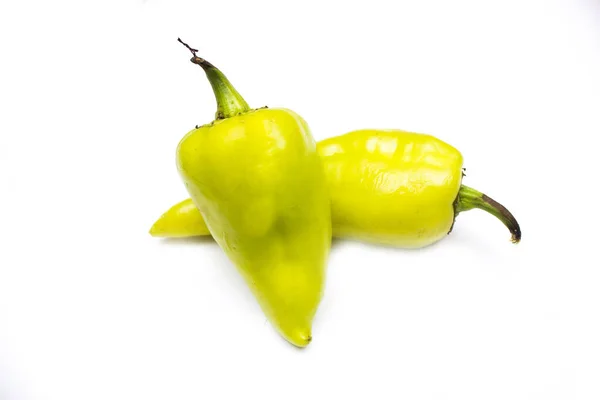 Dos Pimientos Amarillos Capsicum Sobre Fondo Blanco —  Fotos de Stock