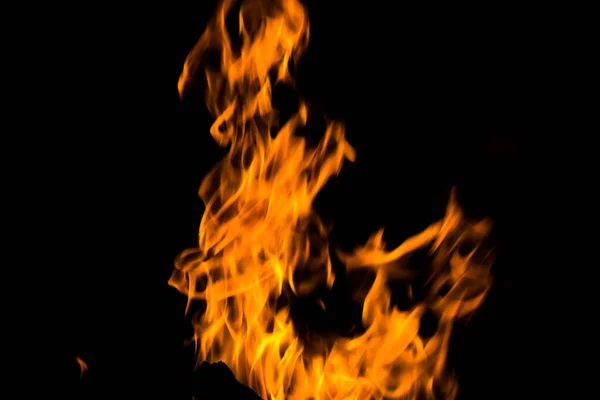 Fel Vuur Een Zwarte Achtergrond Nachts — Stockfoto
