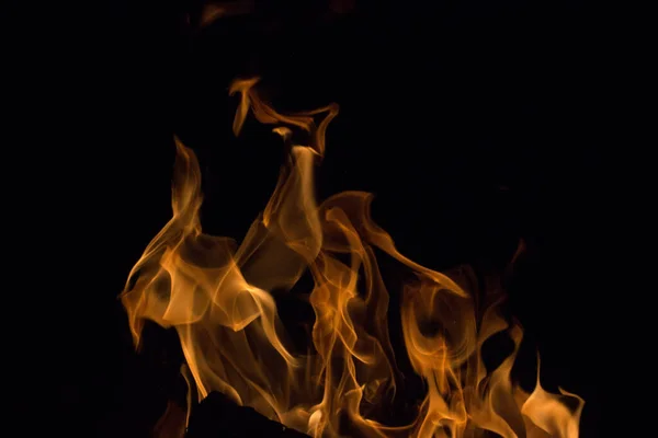 Fuego Brillante Sobre Fondo Negro Por Noche — Foto de Stock