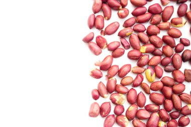 beyaz arkaplanda fıstıklar