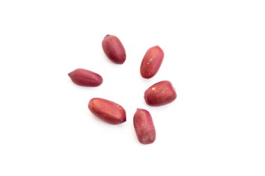 beyaz arkaplanda fıstıklar