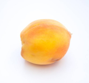 izole şeftali beyaz üzerinde