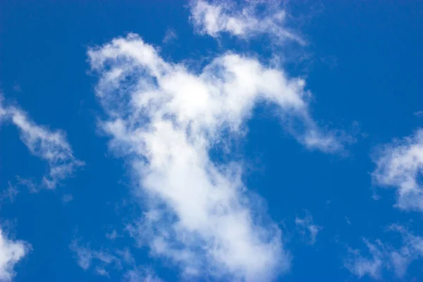 Nuages Blancs Sur Ciel Bleu — Photo