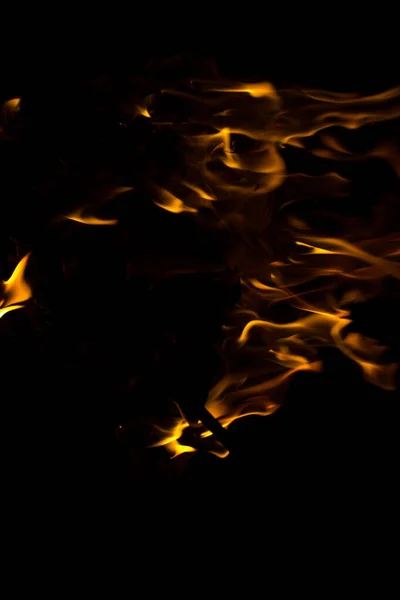 Flammen Mit Funken Auf Schwarzem Hintergrund — Stockfoto