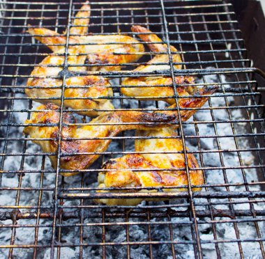 Demir Izgarada Tavuk Barbeküsü