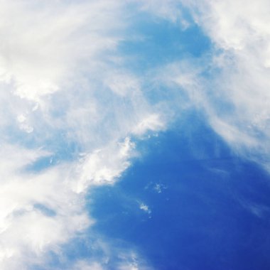 Doğa arka planında güzel mavi gökyüzü